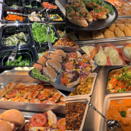 Herzlich Willkommen zu unserem 'Brunch'. Stellen Sie sich aus unserem reichhaltigen Angebot zwischen 10:30 - 13:30 Uhr einen großen Brunchteller zusammen. Ab 7:20 Uhr können Sie wie gewohnt frühstücken. Guten Appetit.